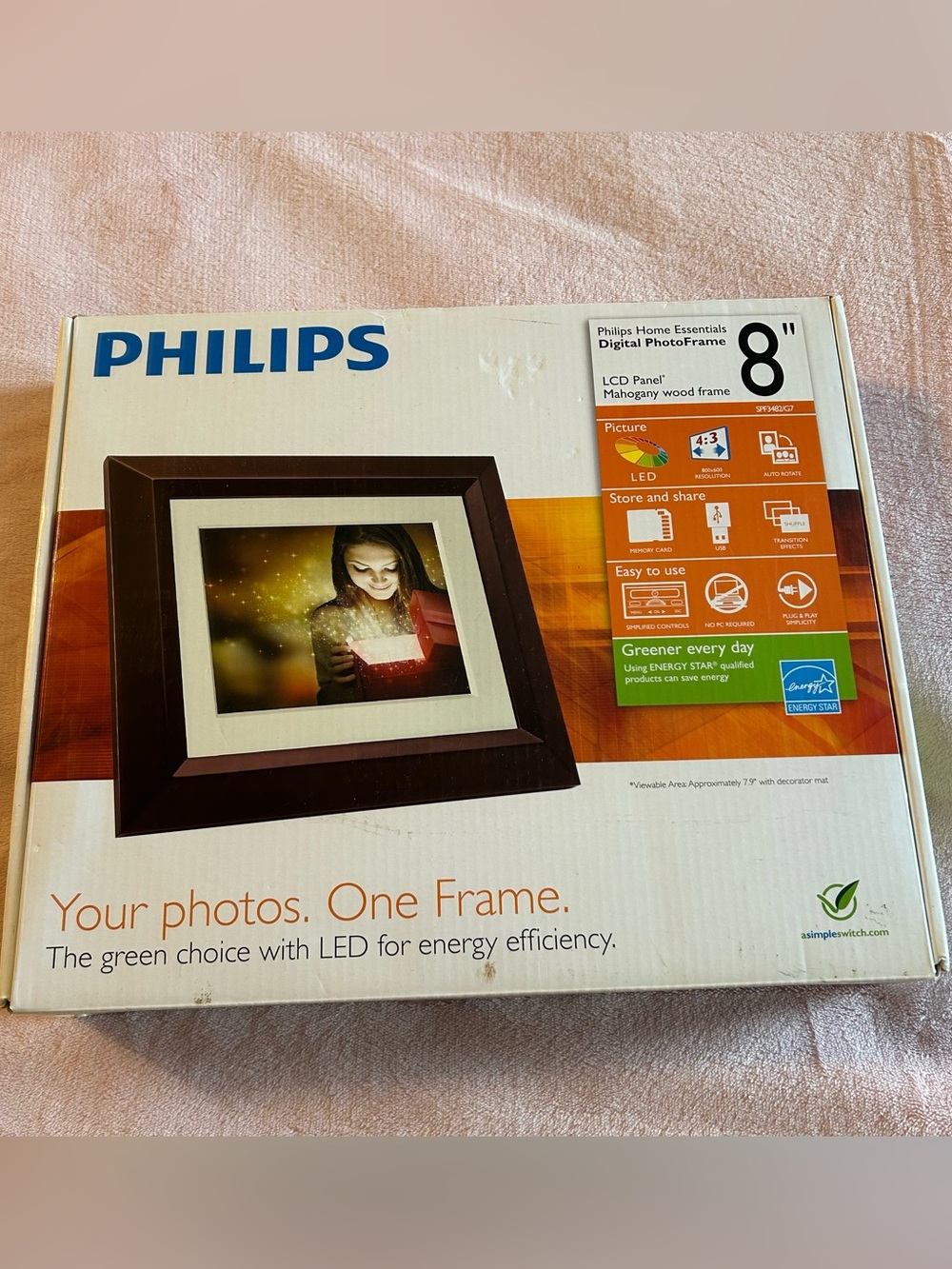 Phillips 8” digital picture frame mahogany frame remote control